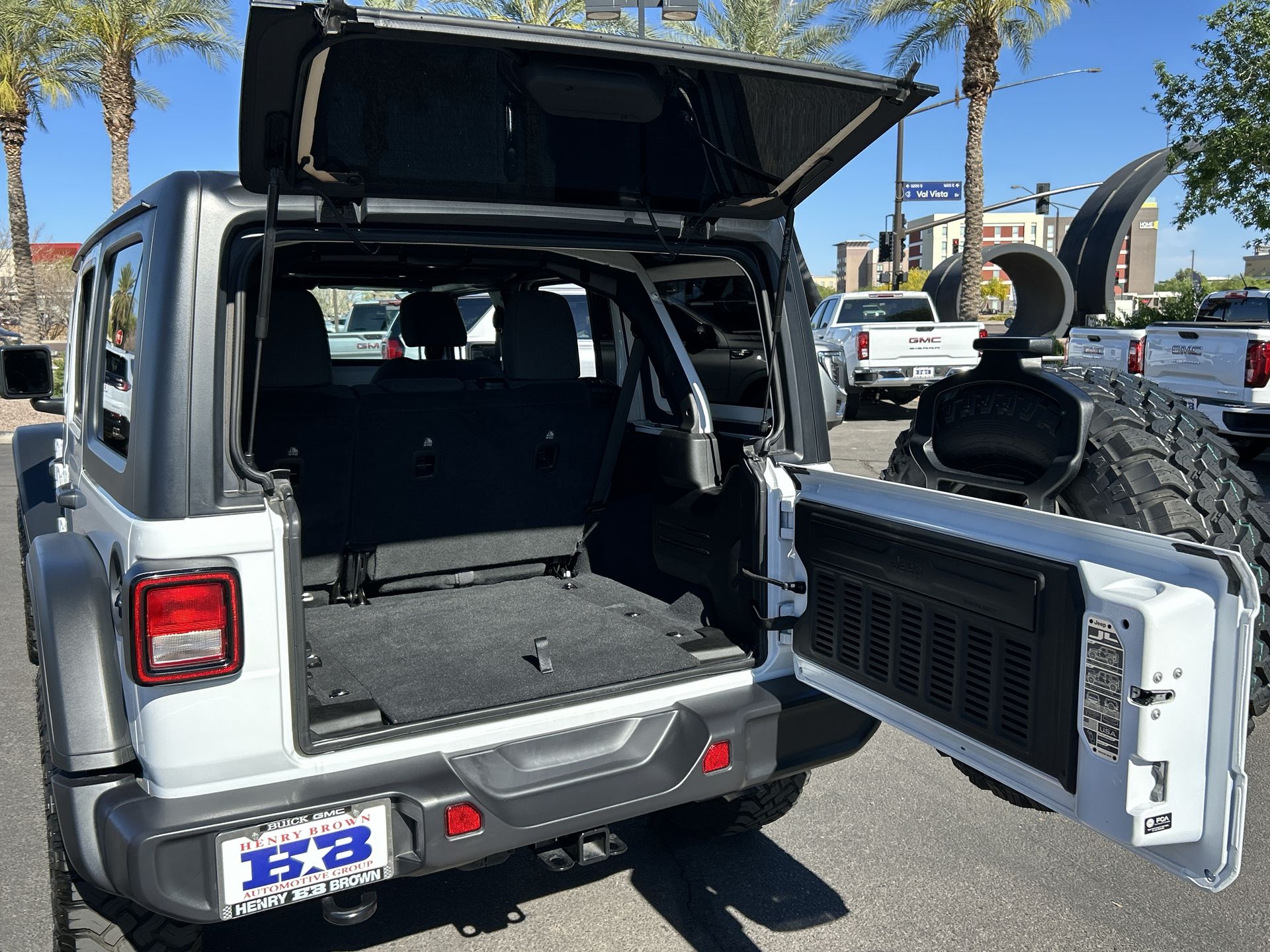 2025 Jeep Wrangler 4-Door Willys 4x4