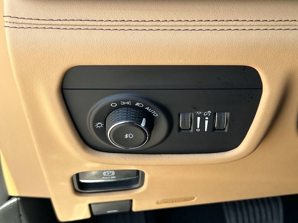 2022 Jeep Grand Cherokee Summit Reserve