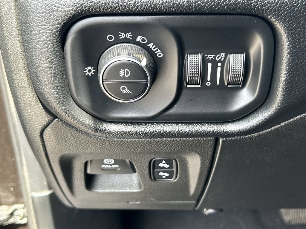 2019 RAM 1500 Big Horn/Lone Star Quad Cab 4x4 6'4" Box