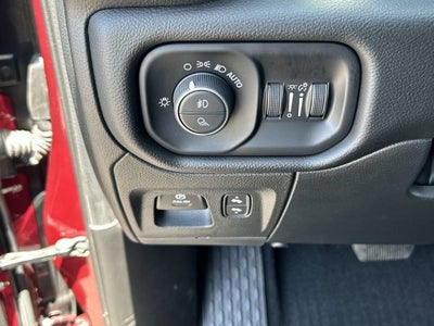2025 RAM 1500 Laramie Crew Cab 4x4 5'7" Box