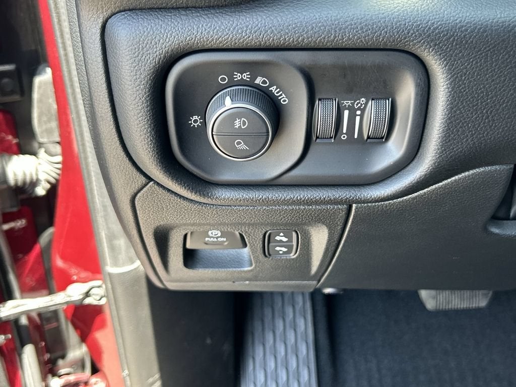 2025 RAM 1500 Laramie Crew Cab 4x4 5'7" Box