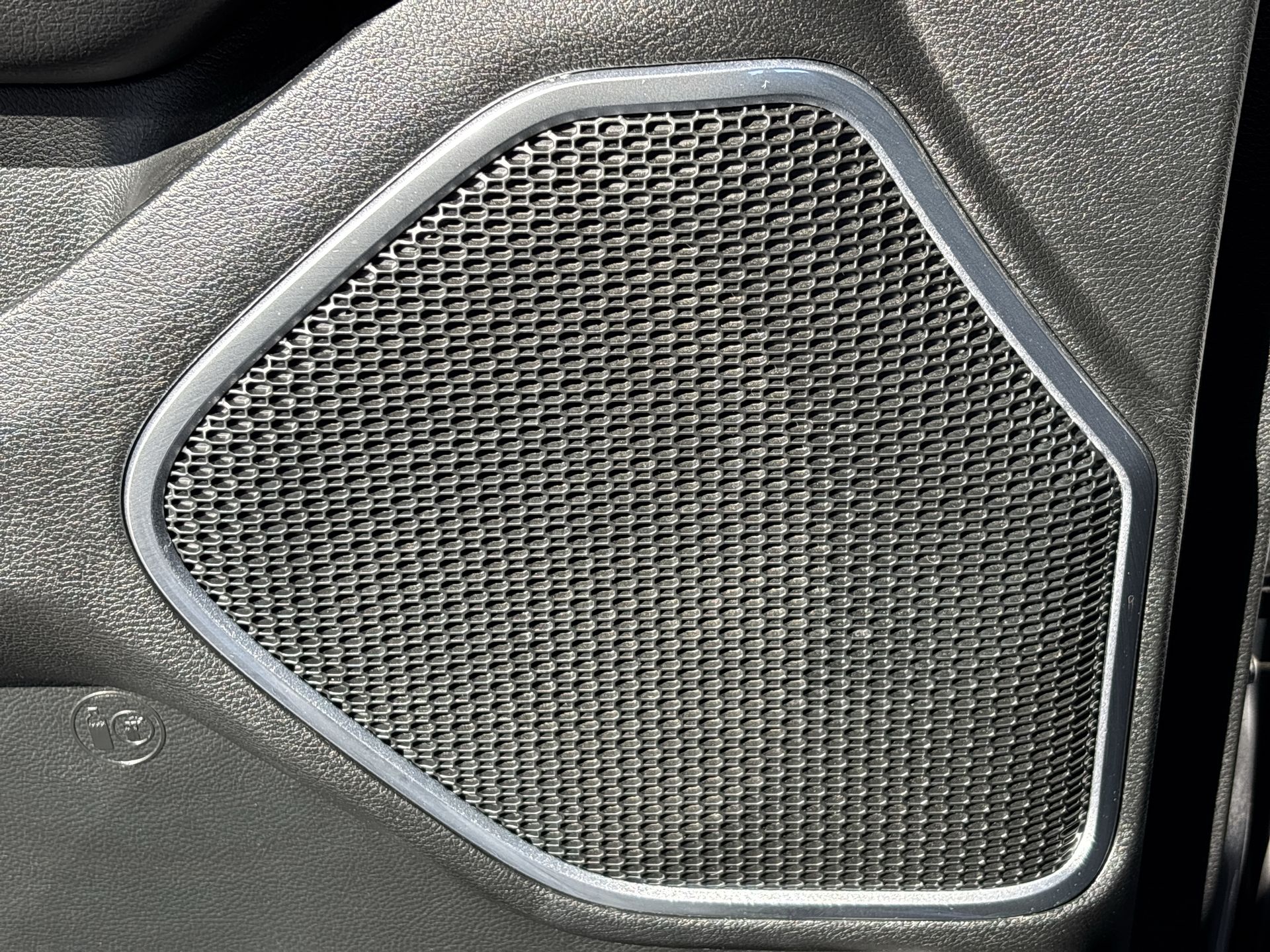 2021 RAM 1500 Laramie Crew Cab 4x4 5'7" Box