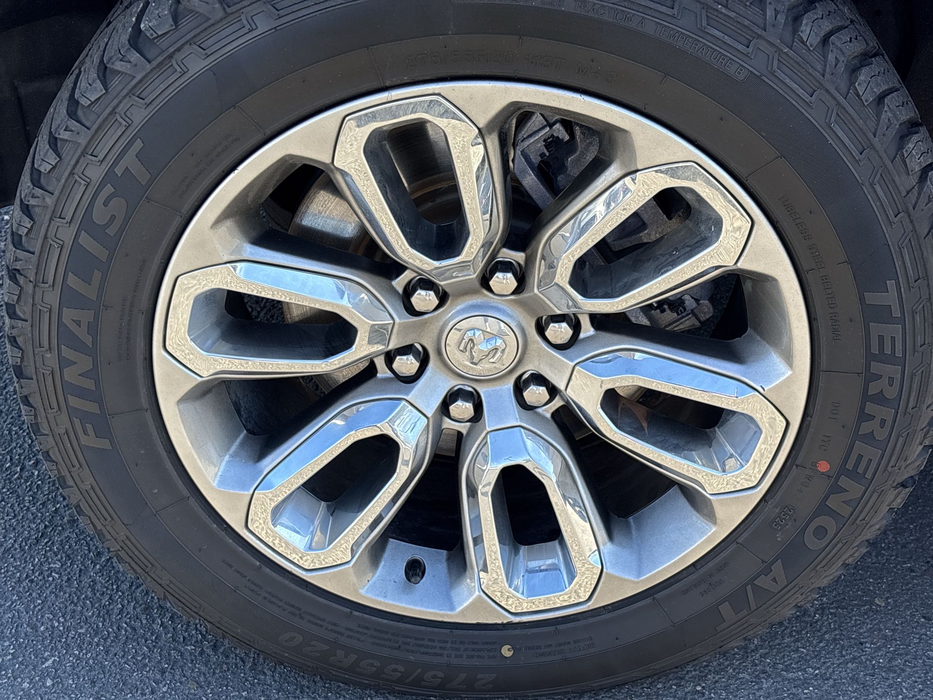 2021 RAM 1500 Laramie Crew Cab 4x4 5'7" Box