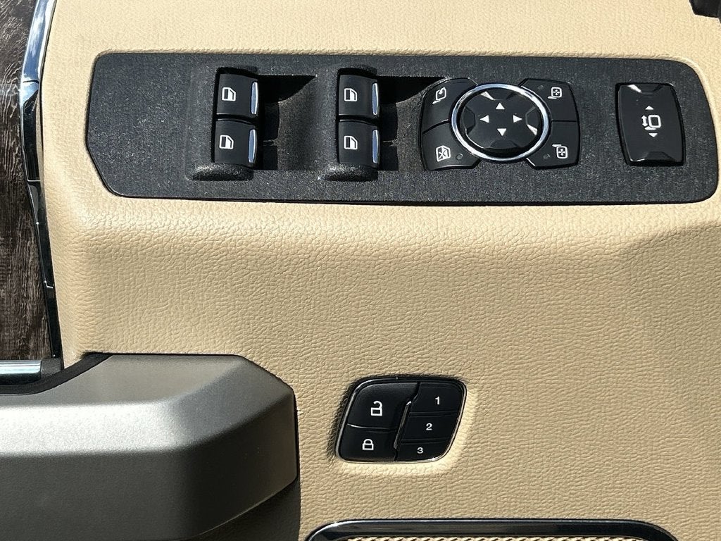 2017 Ford Super Duty F-250 SRW Lariat