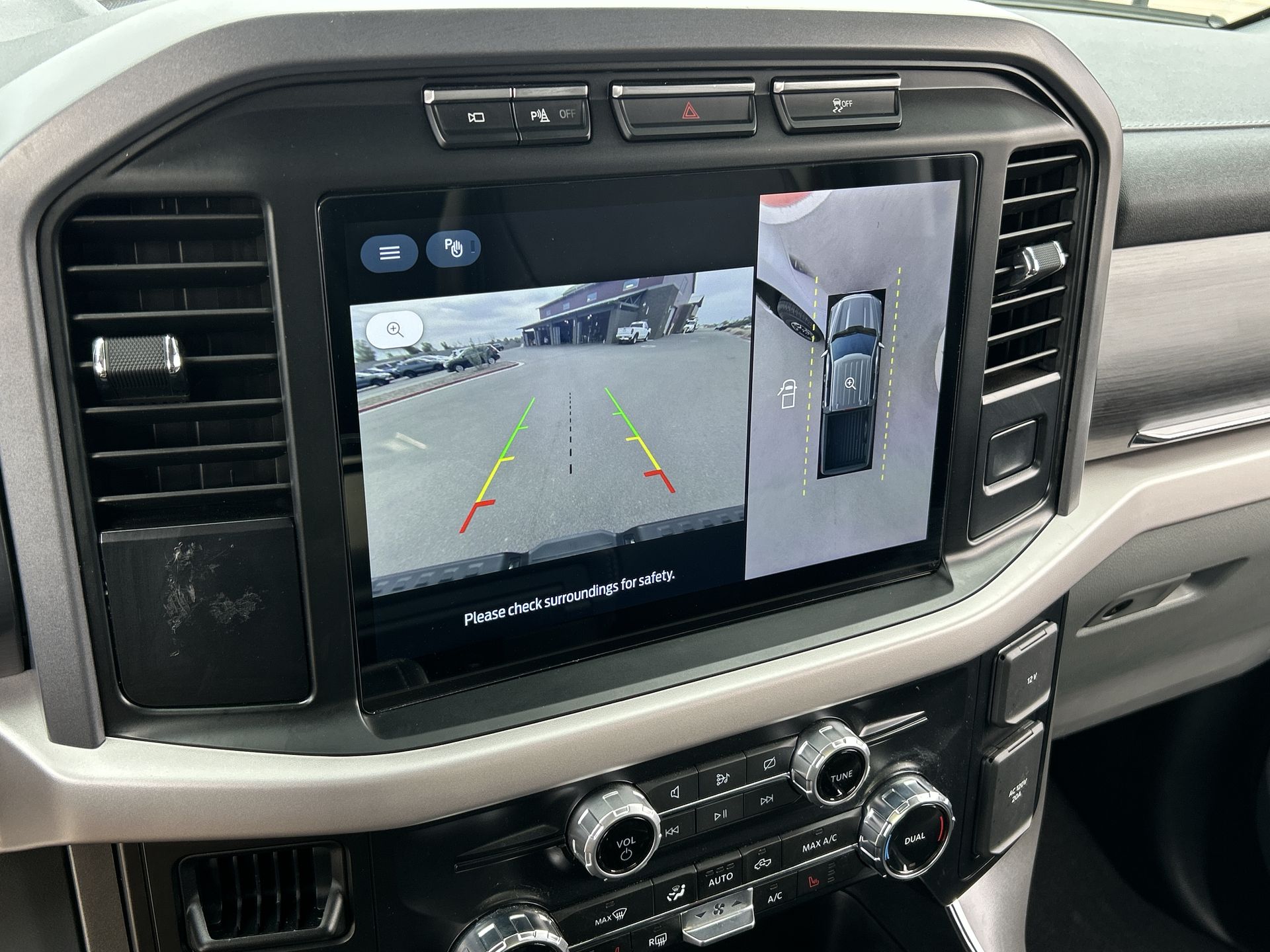 2023 Ford F-150 Lightning XLT