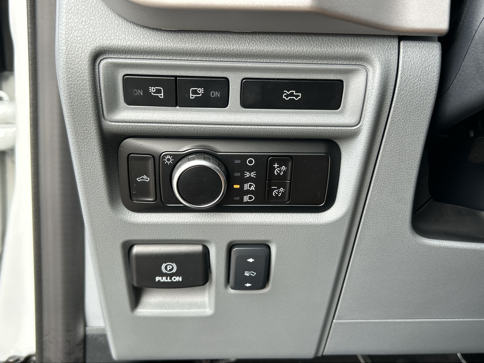 2023 Ford F-150 Lightning XLT