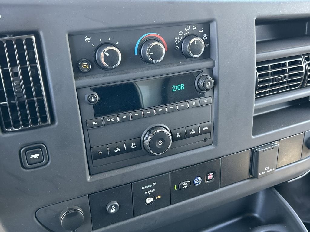 2025 GMC Savana Cutaway 3500 1WT