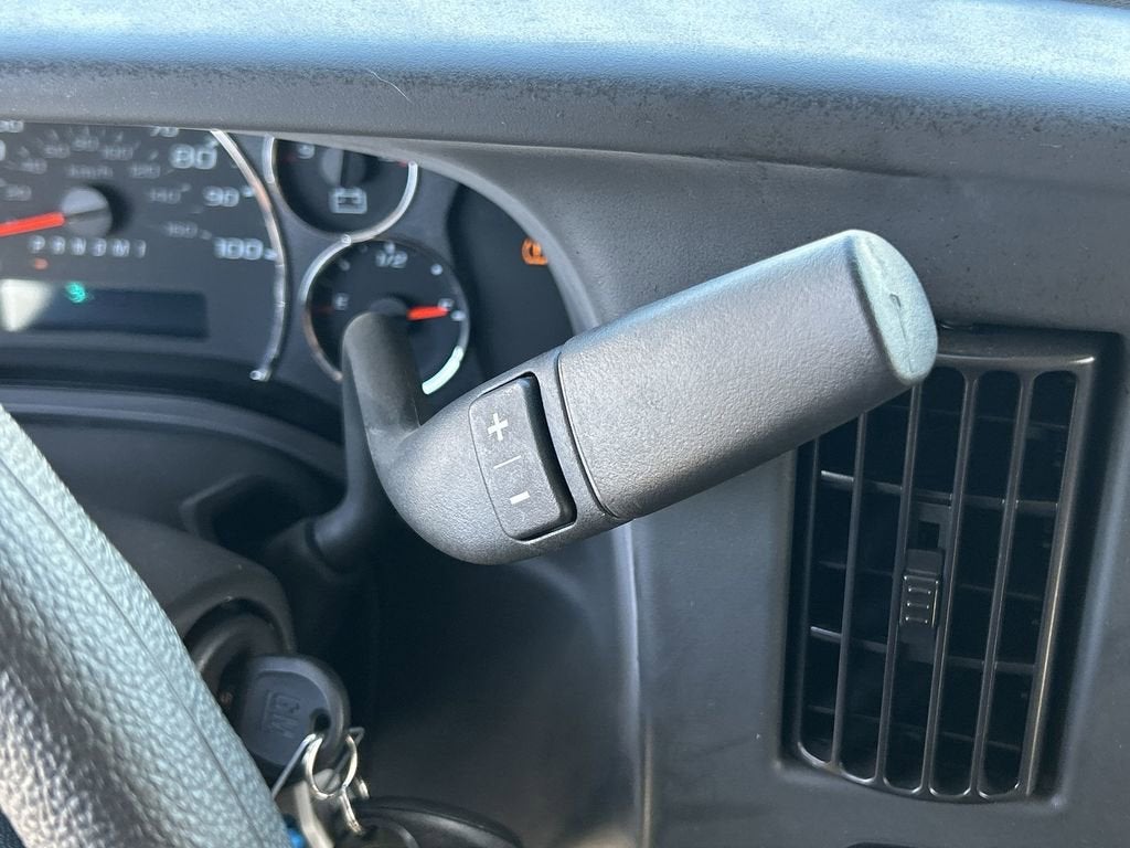 2025 GMC Savana Cutaway 3500 1WT