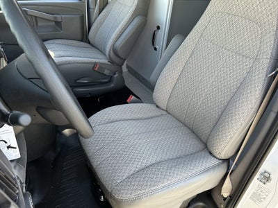 2025 GMC Savana Cutaway 3500 1WT