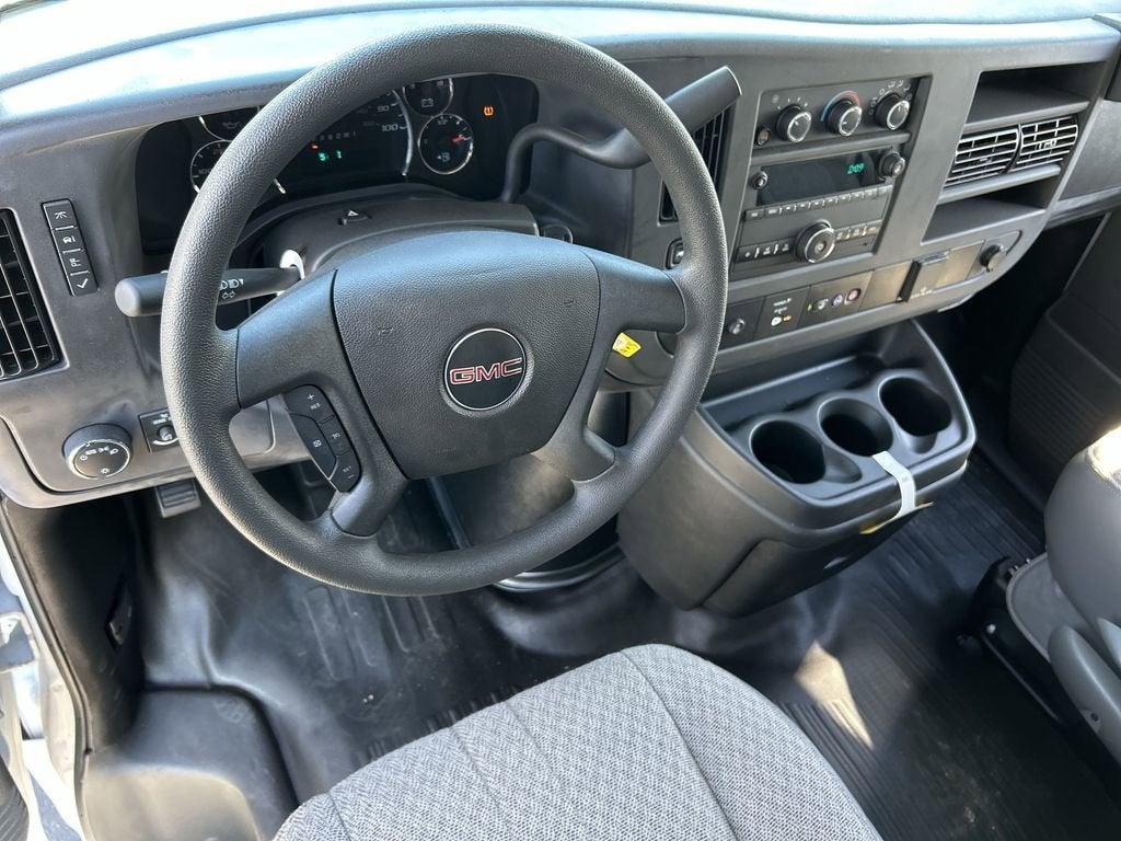 2025 GMC Savana Cutaway 3500 1WT