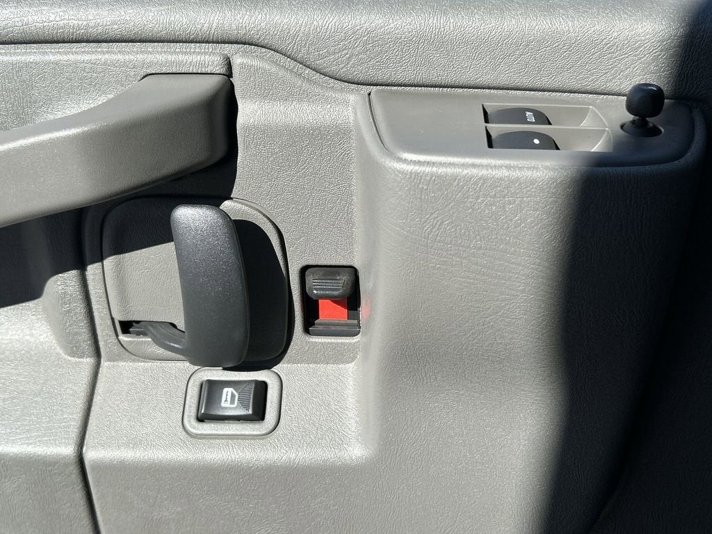 2025 GMC Savana Cutaway 3500 1WT