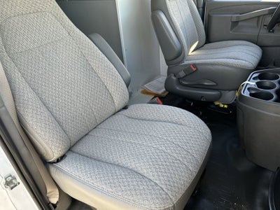 2025 GMC Savana Cutaway 3500 1WT