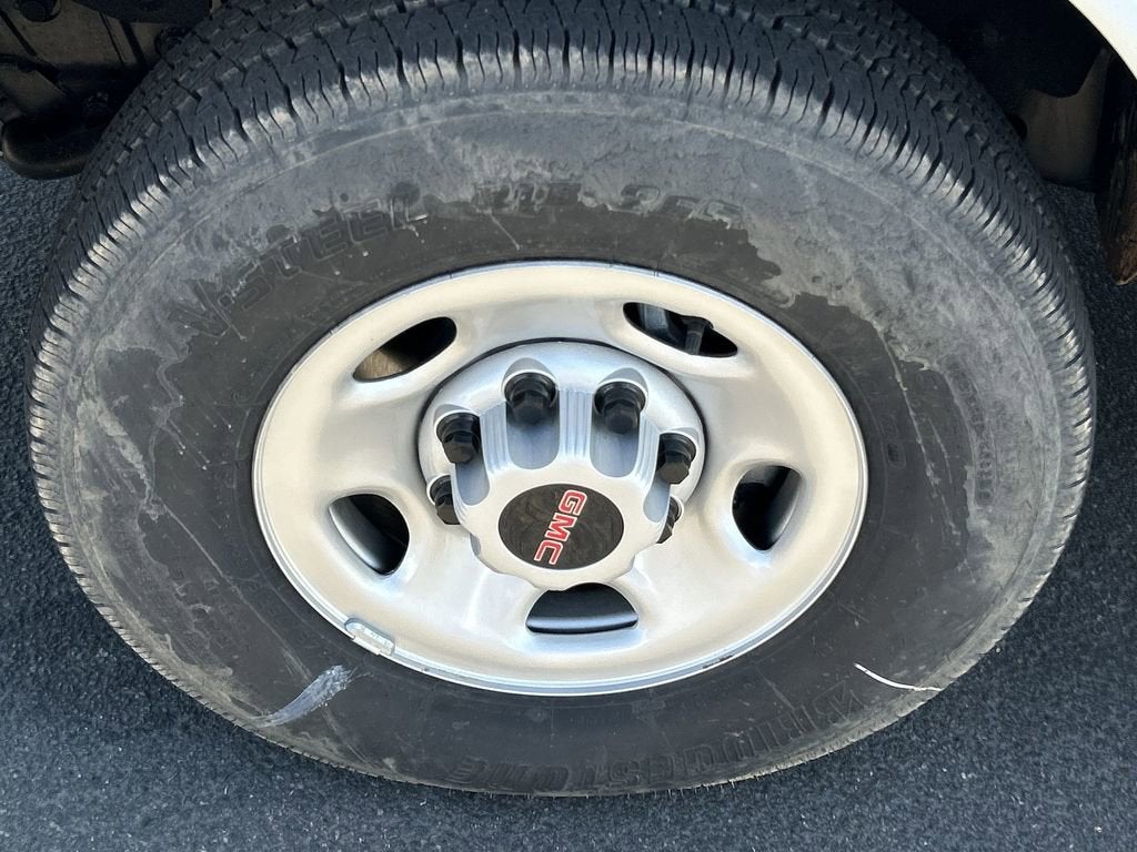 2025 GMC Savana Cutaway 3500 1WT