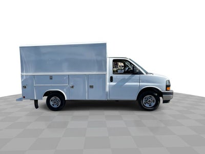 2025 GMC Savana Cutaway 3500 1WT