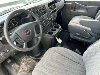 2025 GMC Savana Cutaway 3500 1WT