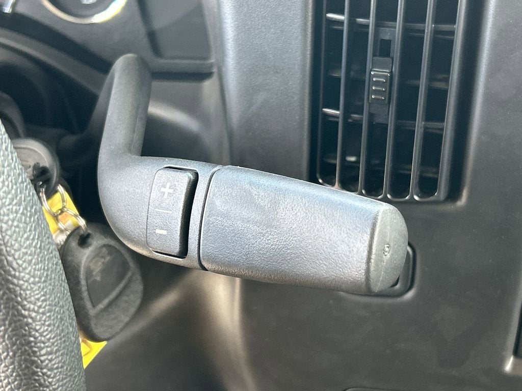 2025 GMC Savana Cutaway 3500 1WT