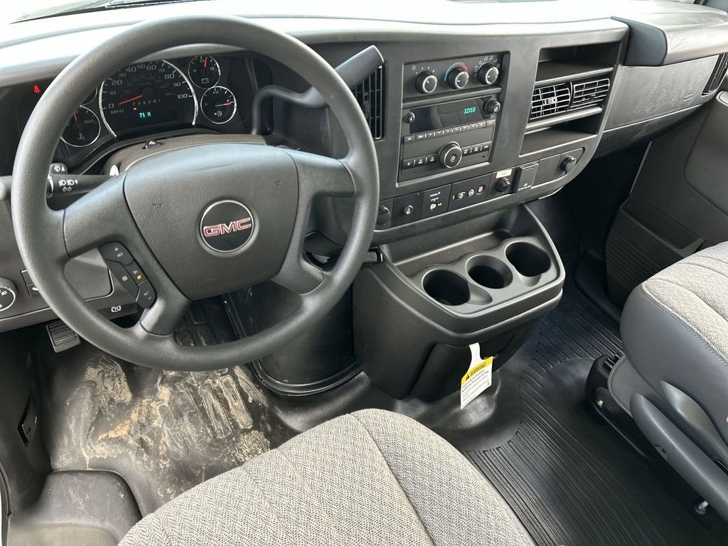 2025 GMC Savana Cutaway 3500 1WT