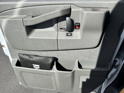 2025 GMC Savana Cutaway 3500 1WT