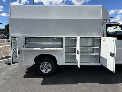 2025 GMC Savana Cutaway 3500 1WT