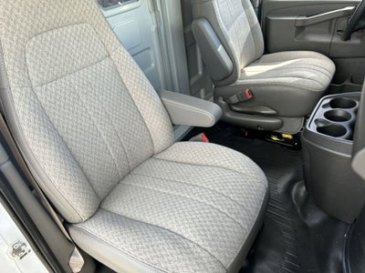 2025 GMC Savana Cutaway 3500 1WT