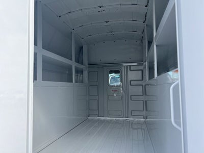 2025 GMC Savana Cutaway 3500 1WT