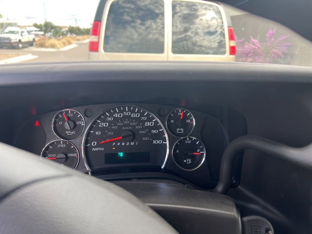 2025 GMC Savana Cutaway 3500 1WT