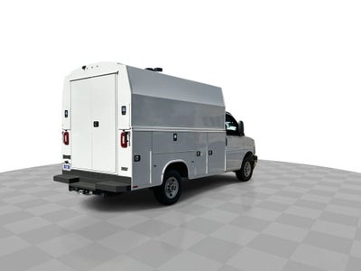 2025 GMC Savana Cutaway 3500 1WT