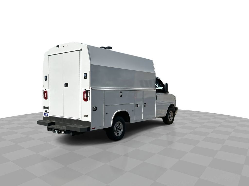 2025 GMC Savana Cutaway 3500 1WT