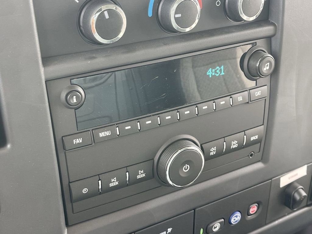 2025 GMC Savana Cutaway 3500 1WT