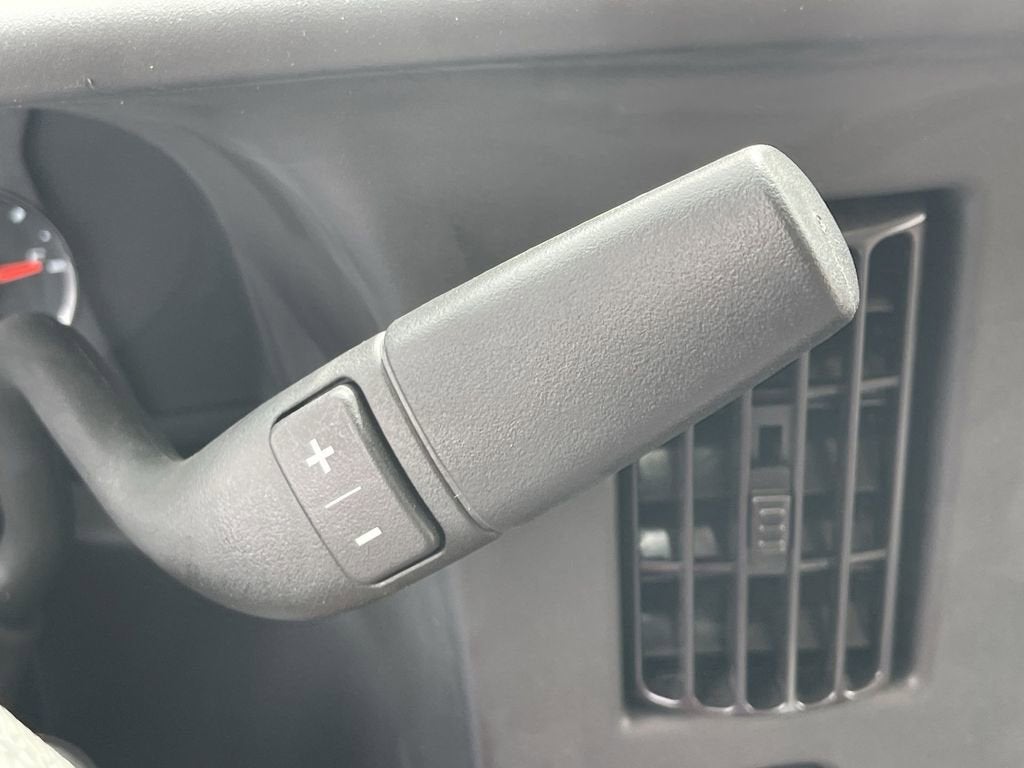 2025 GMC Savana Cutaway 3500 1WT