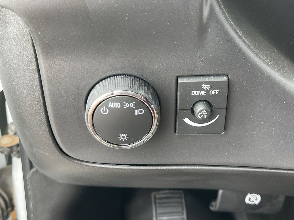 2025 GMC Savana Cutaway 3500 1WT