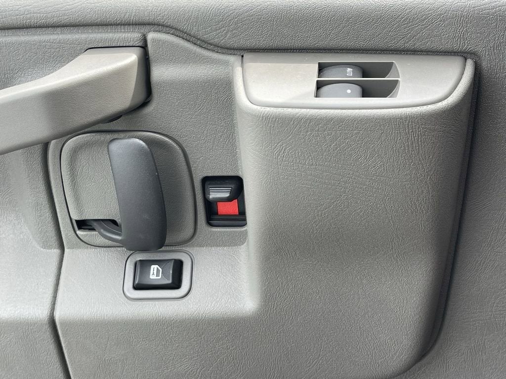 2025 GMC Savana Cutaway 3500 1WT