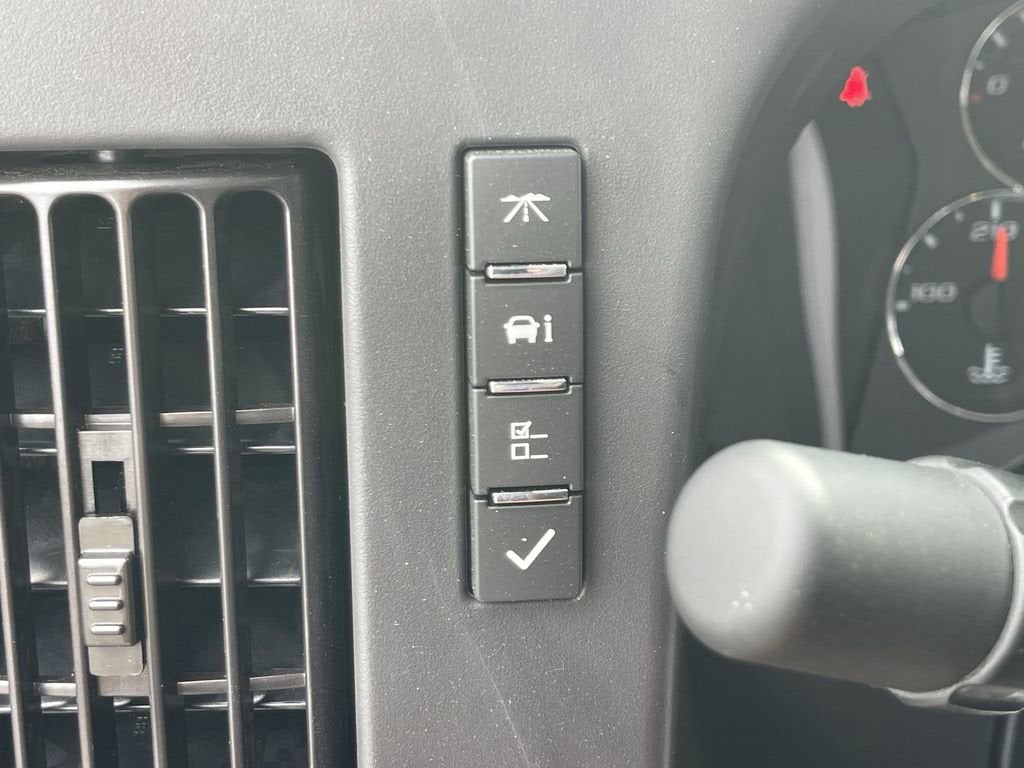 2025 GMC Savana Cutaway 3500 1WT