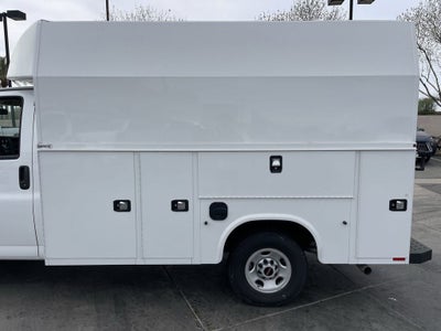 2025 GMC Savana Cutaway 3500 1WT