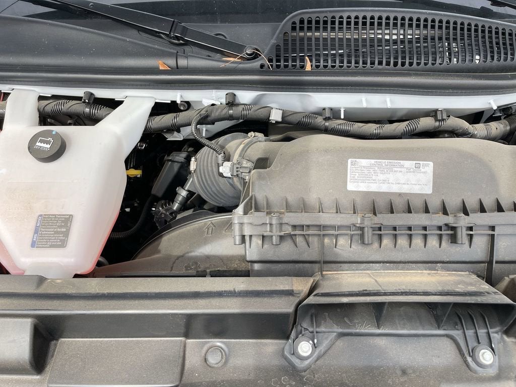 2025 GMC Savana Cutaway 3500 1WT