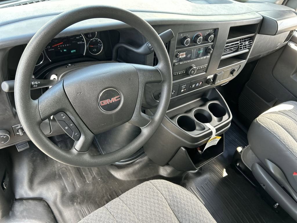 2025 GMC Savana Cutaway 3500 1WT