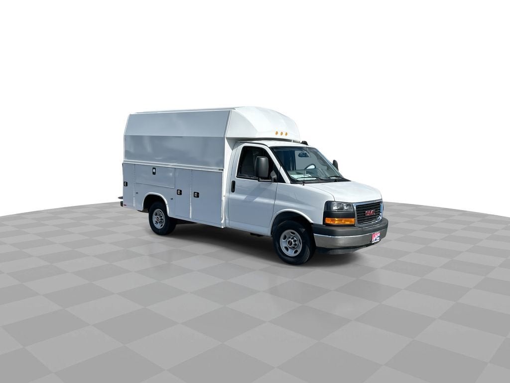 2025 GMC Savana Cutaway 3500 1WT
