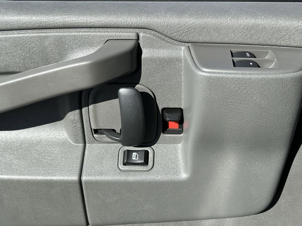 2025 GMC Savana Cutaway 3500 1WT