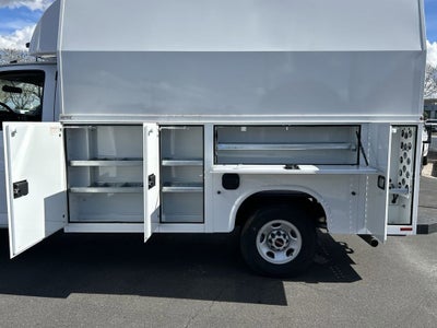2025 GMC Savana Cutaway 3500 1WT