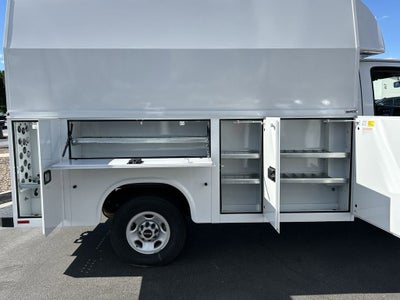 2025 GMC Savana Cutaway 3500 1WT