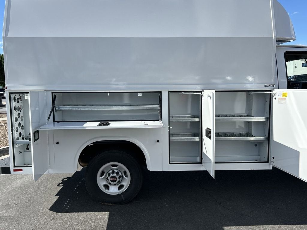 2025 GMC Savana Cutaway 3500 1WT