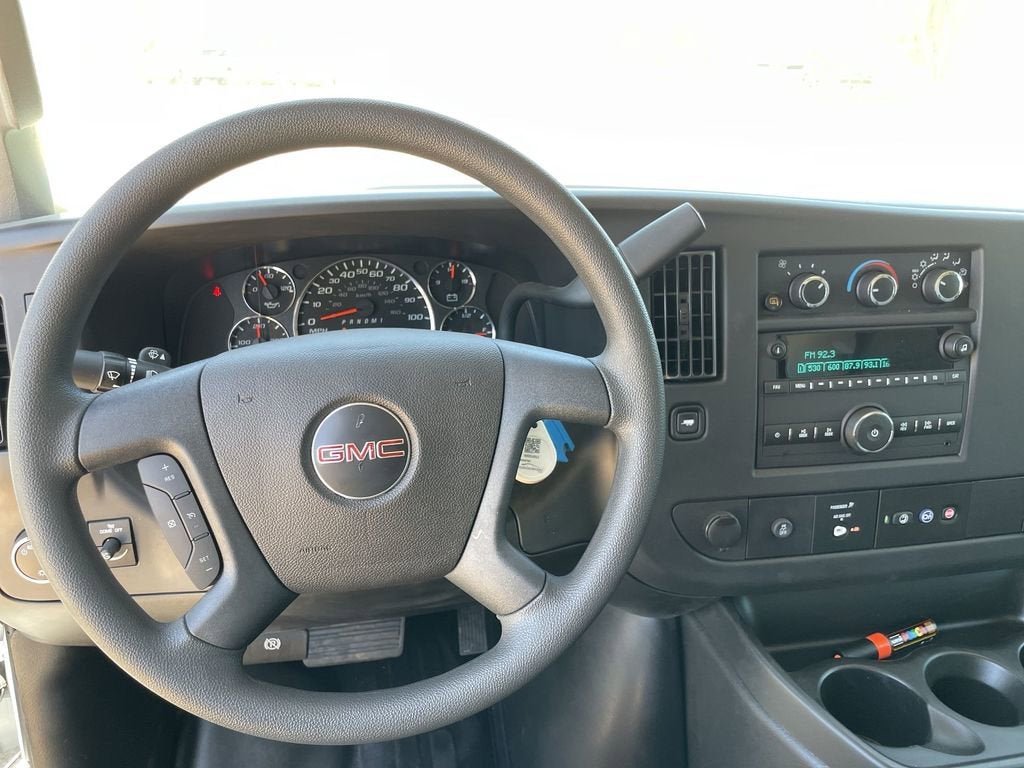 2025 GMC Savana Cutaway 3500 1WT