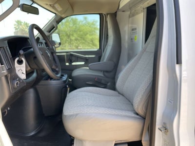 2025 GMC Savana Cutaway 3500 1WT