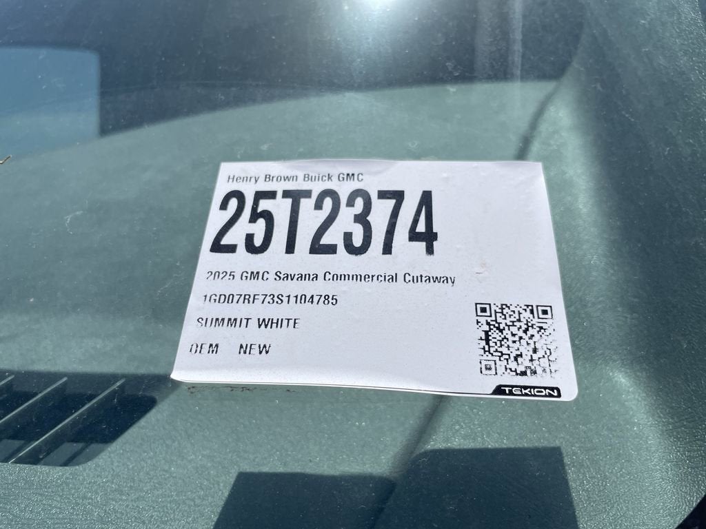 2025 GMC Savana Cutaway 3500 1WT