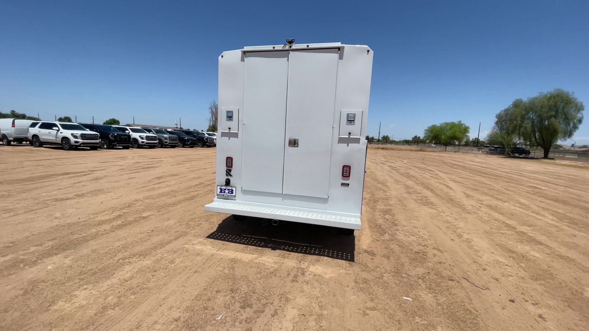 2025 GMC Savana Cutaway 3500 1WT