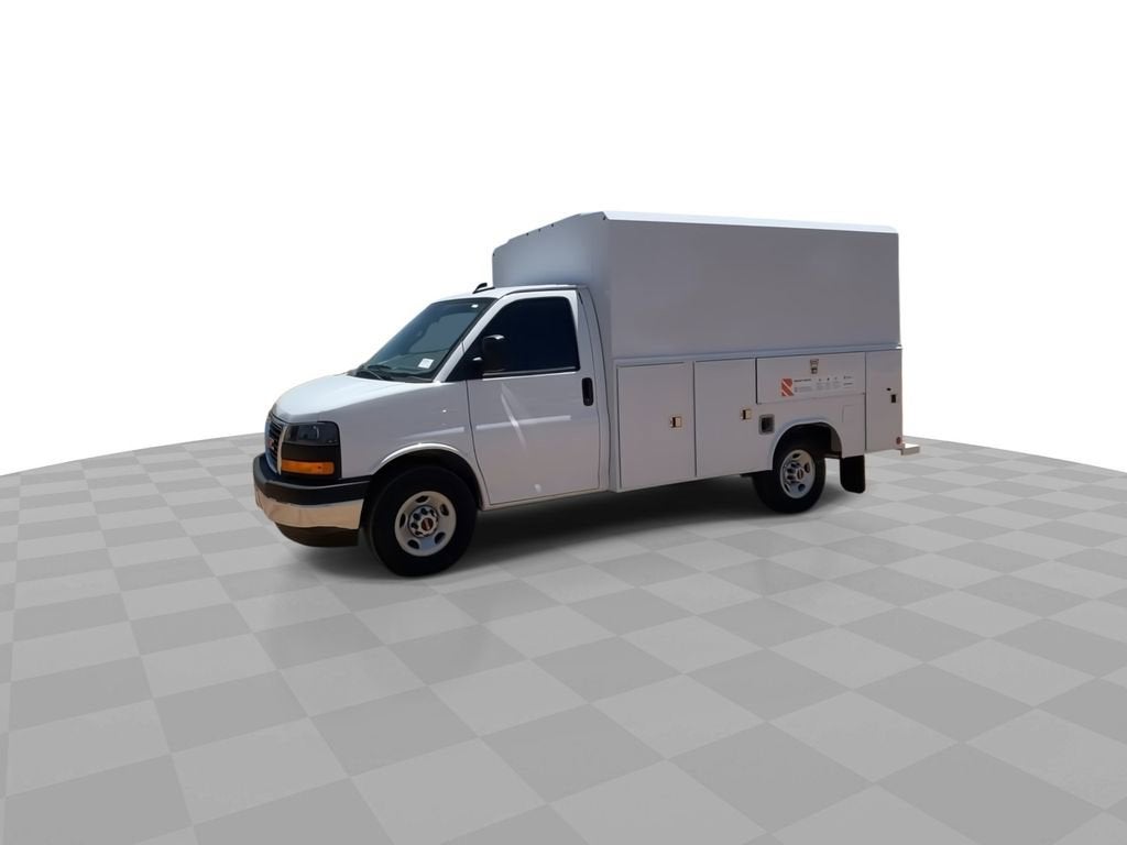 2025 GMC Savana Cutaway 3500 1WT