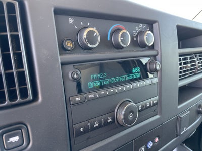 2025 GMC Savana Cutaway 3500 1WT