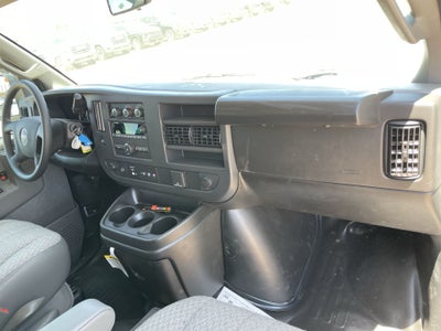 2025 GMC Savana Cutaway 3500 1WT