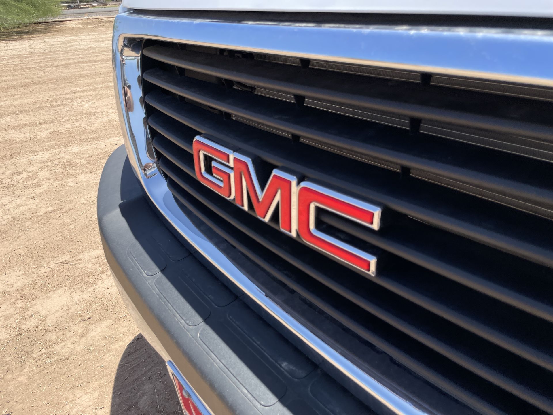 2025 GMC Savana Cutaway 3500 1WT
