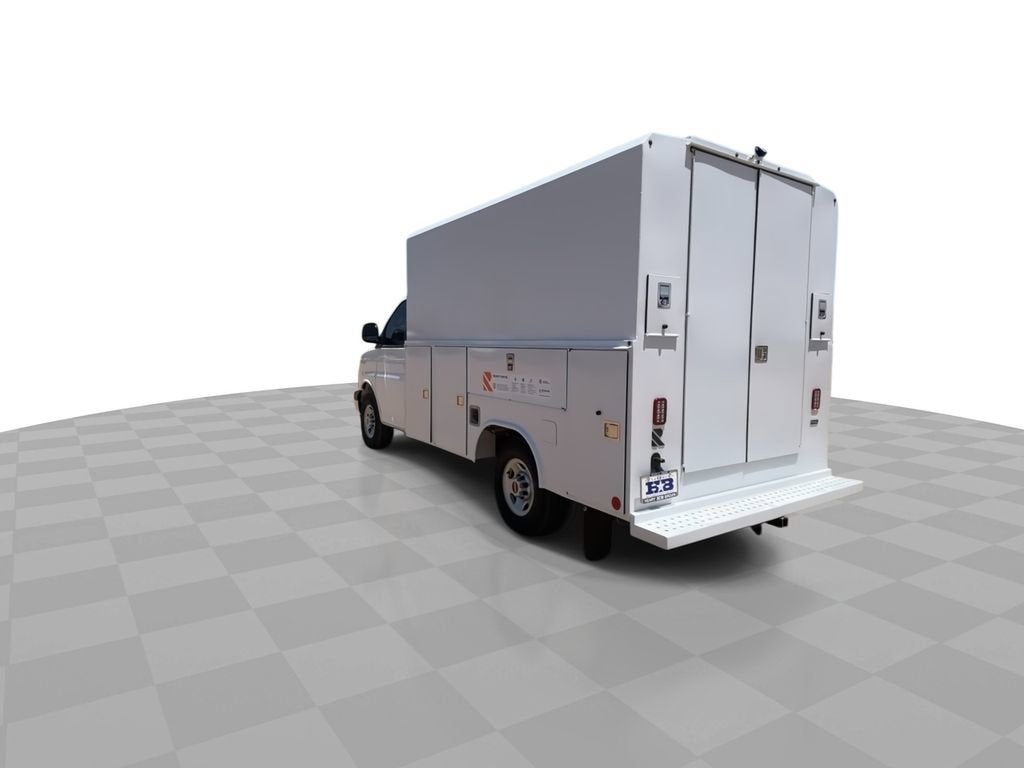 2025 GMC Savana Cutaway 3500 1WT
